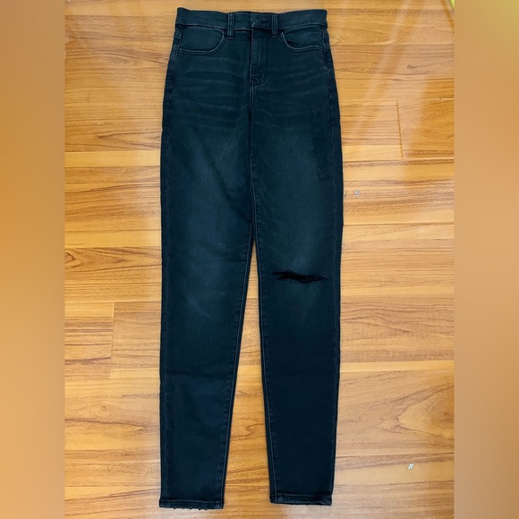 American Eagle Outfitters Denim - American Eagle Outfitters Black Skinny Jeans with Knee Rip